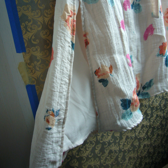 Kimchi Blue Beige Floral Watercolor Skirt- Size 12 - Picture 2 of 8